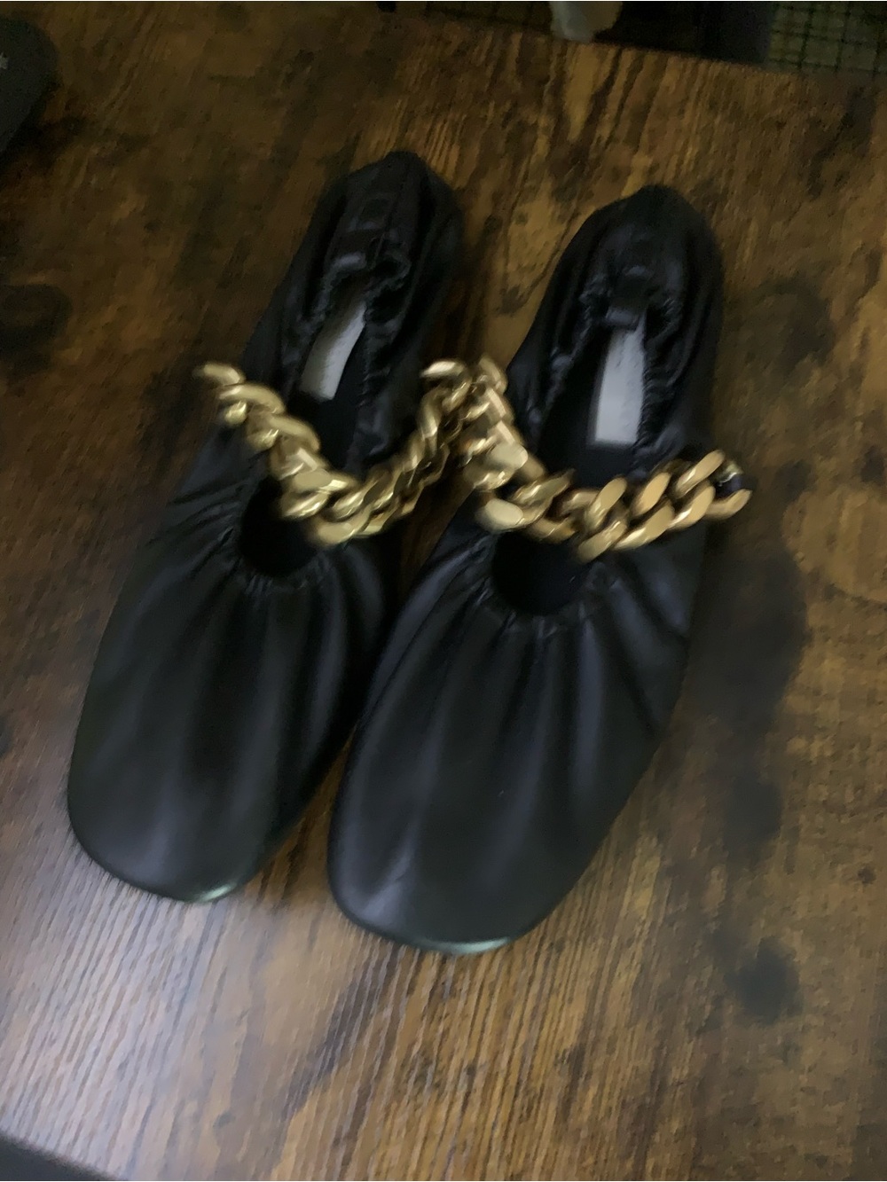 Stella McCartney Black Leather Ballet Flats with Gold Chain Detail - Picture 3 of 4
